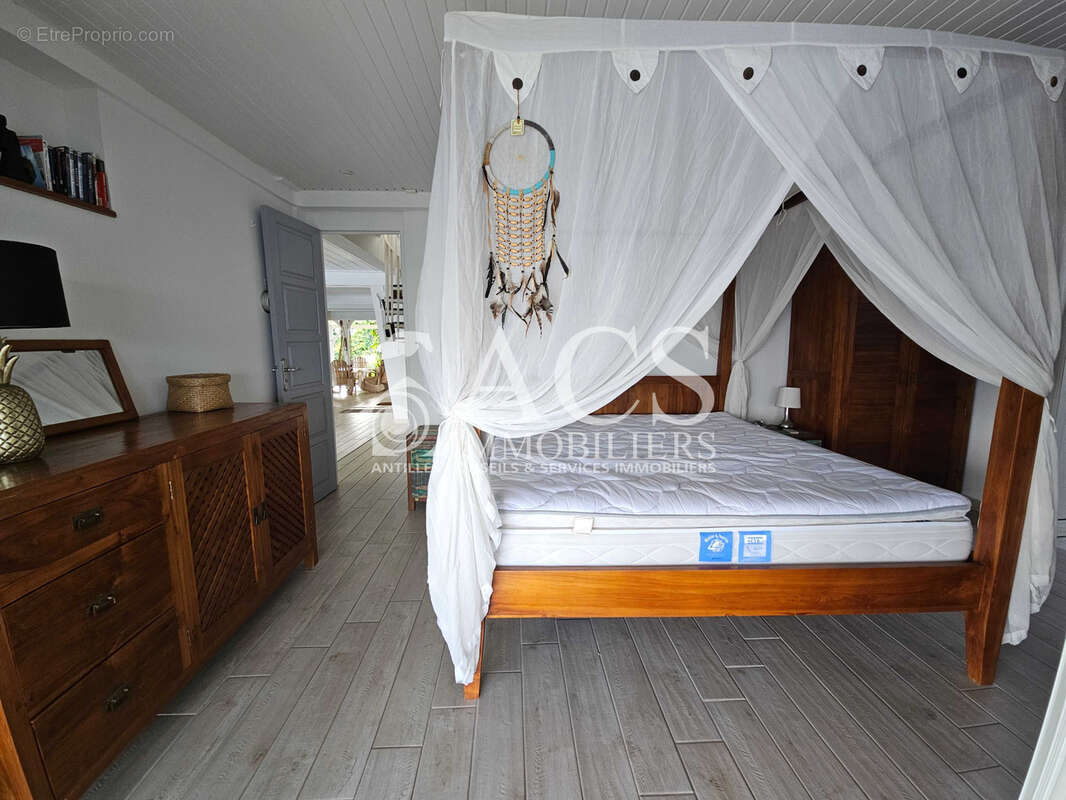 Magnifique propriété avec piscine en bord de mer - LES TROIS-ILETS - photo 12