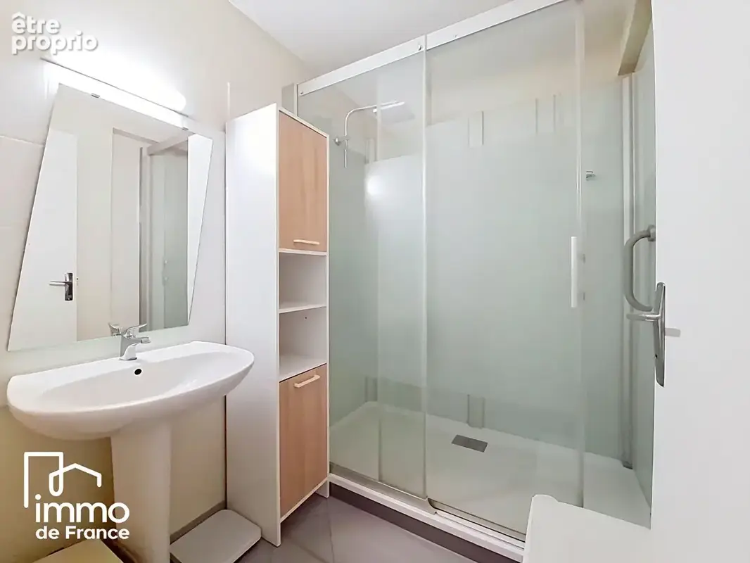 Appartement 2 pièces à vendre - Bourg En Bresse - 58 m2 avec garage et cave - photo 5