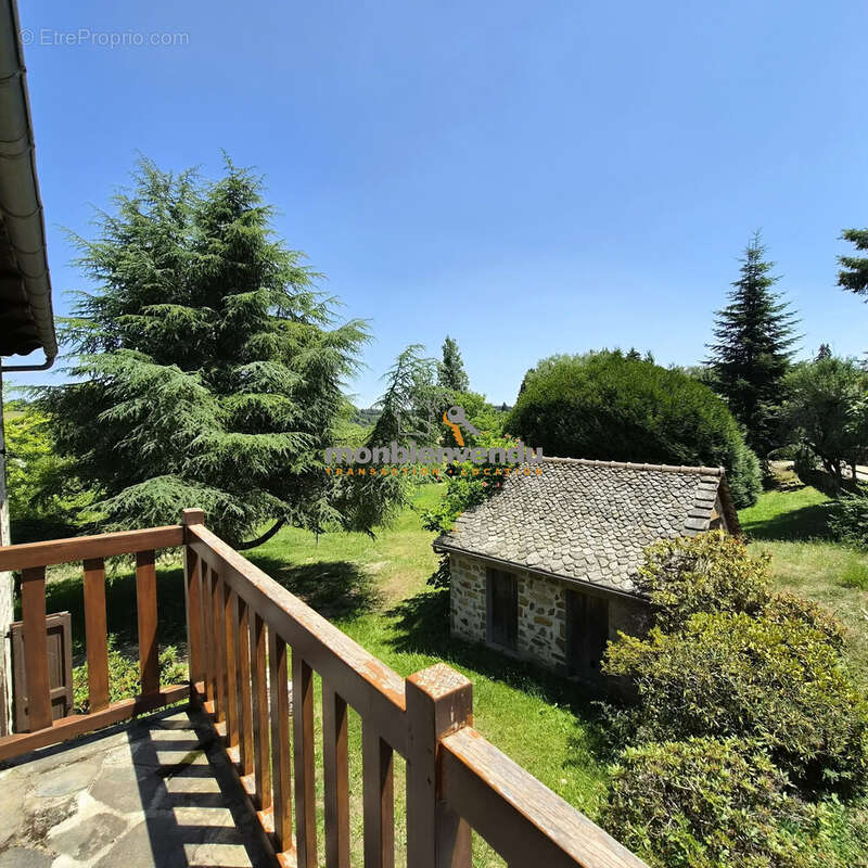 Maison 158 m² à Montsalvy  - photo 3