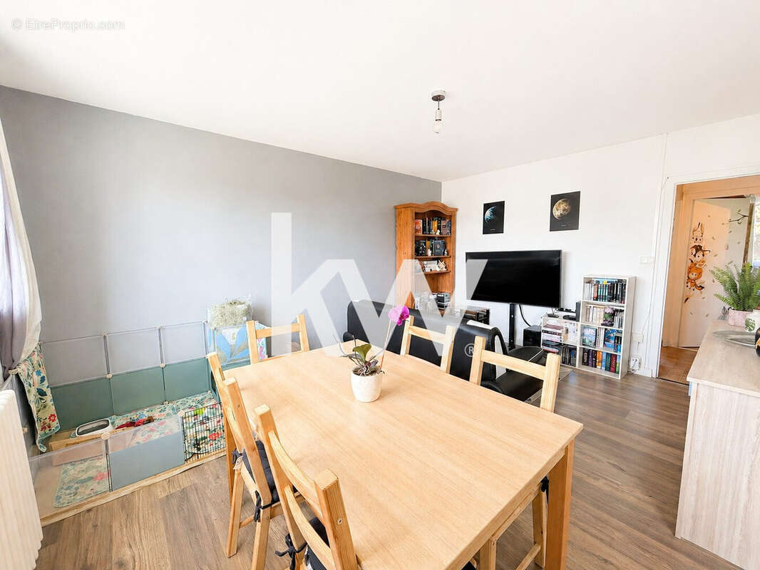 Appartement 66 m² à Saint-Priest-En-Jarez  - photo 2