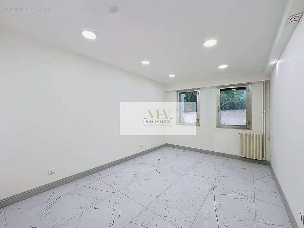 Local commercial - Avenue de Joinville - Nogent Sur Marne 20,42 m2 - photo 3