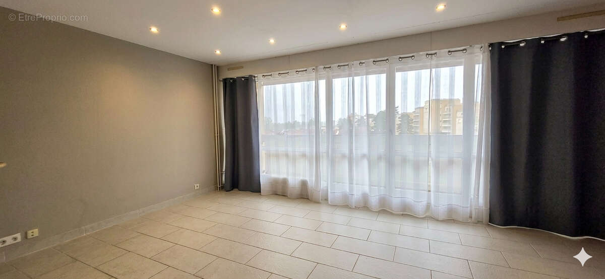 Appartement à ELANCOURT