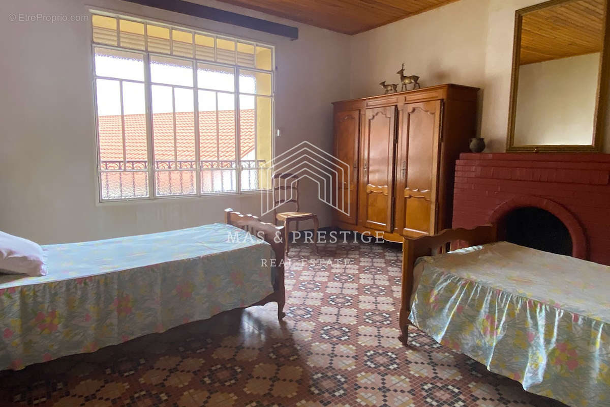 Maison à SAINT-LAURENT-DE-CERDANS