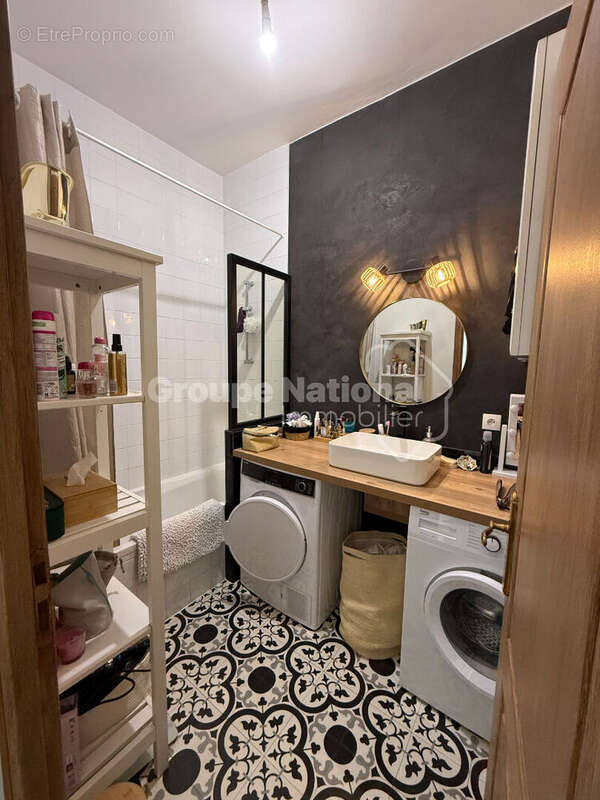 Appartement à VILLENEUVE-LES-SABLONS