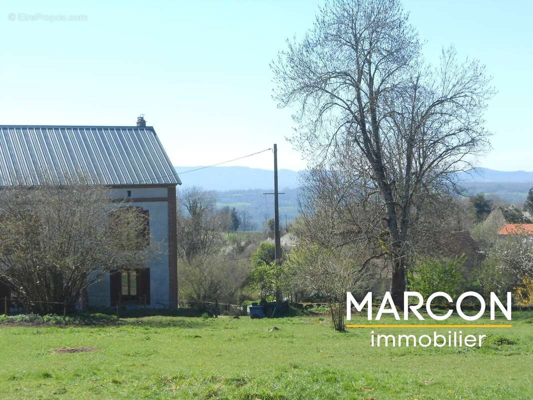 Maison à CHAMPSANGLARD
