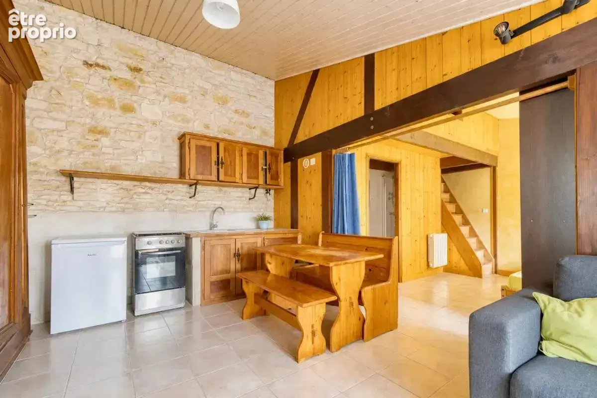 17700 VOUHÉ – ANCIENNE FORGE RÉNOVÉE – 239 M² - Gîte - Piscine - photo 16