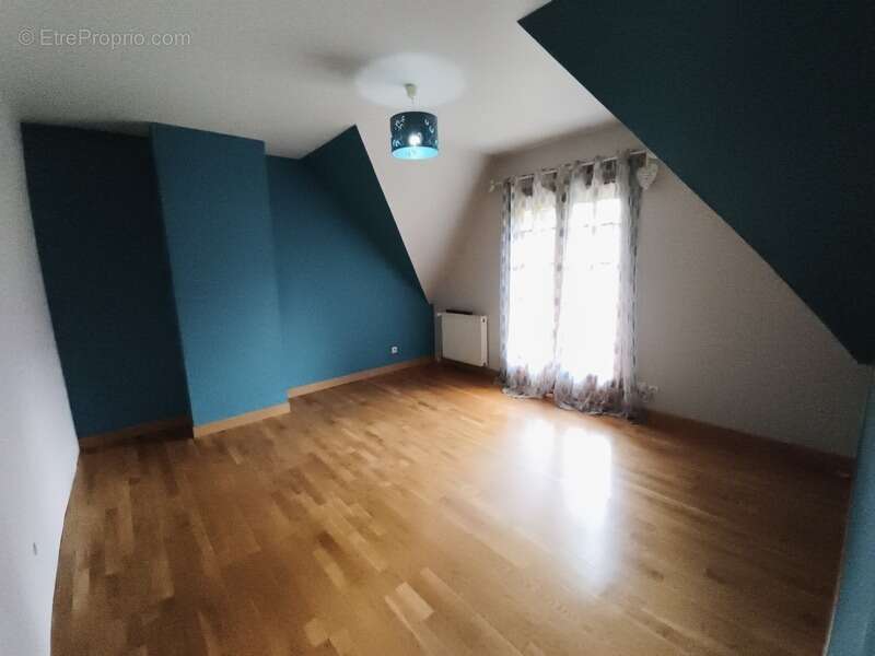 Maison à MILLY-SUR-THERAIN