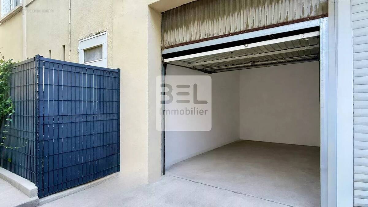 Parking à ORANGE