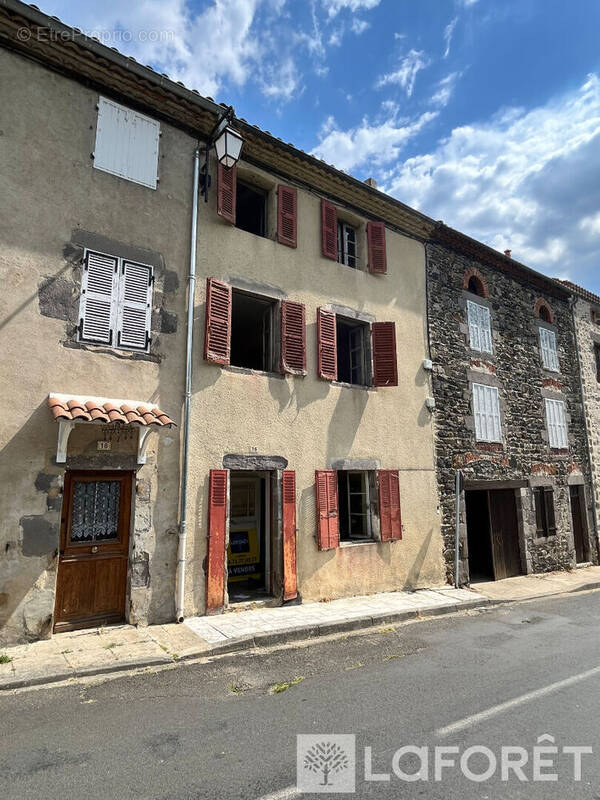 Maison à LAVOUTE-CHILHAC