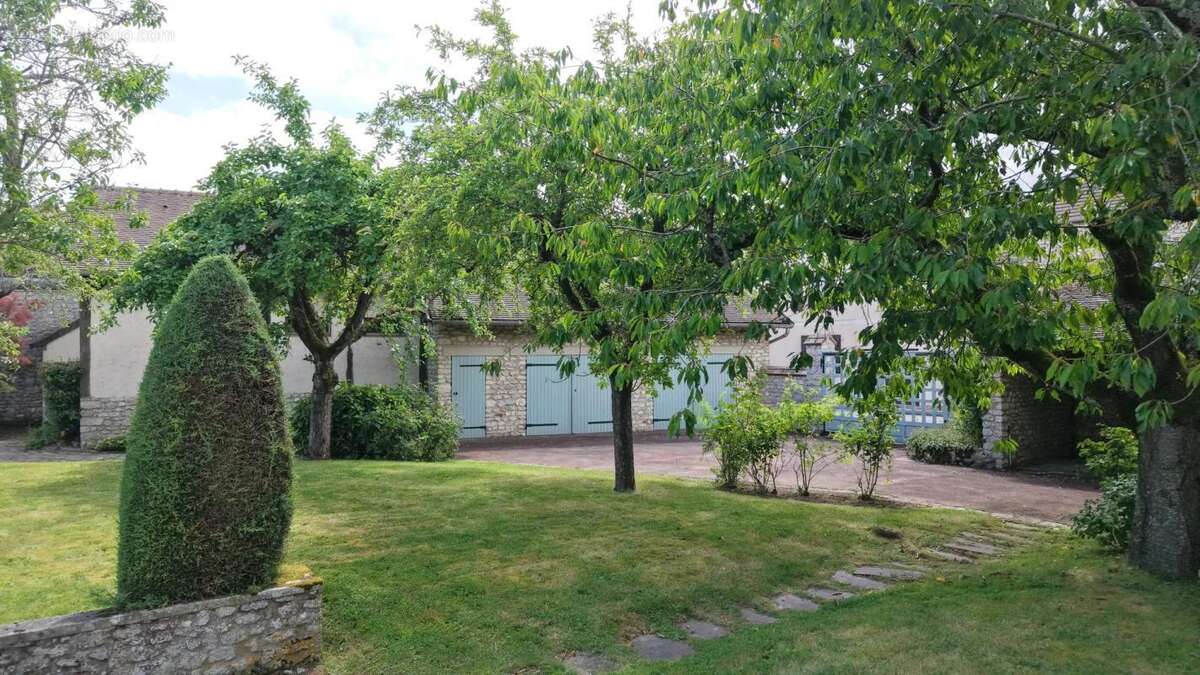 Maison à DAMMARTIN-EN-SERVE