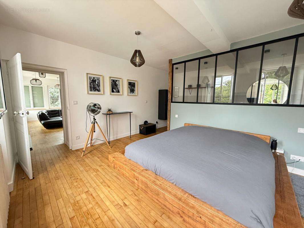 Maison à SAINT-GENIS-D&#039;HIERSAC