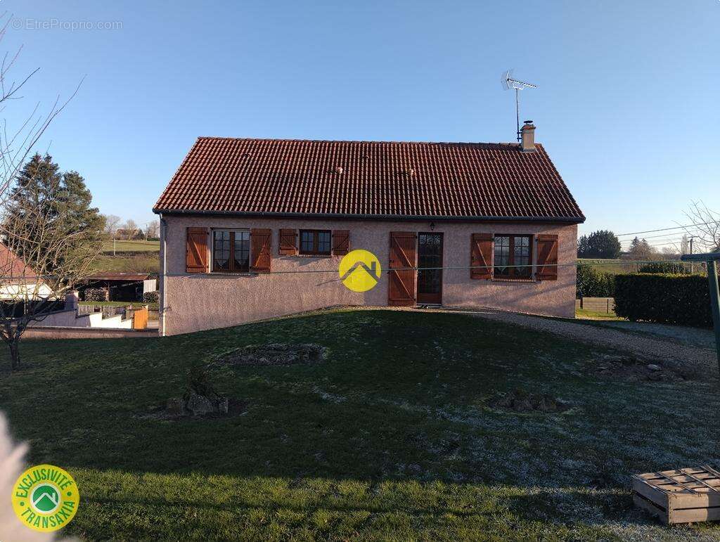 Maison à LE VEURDRE