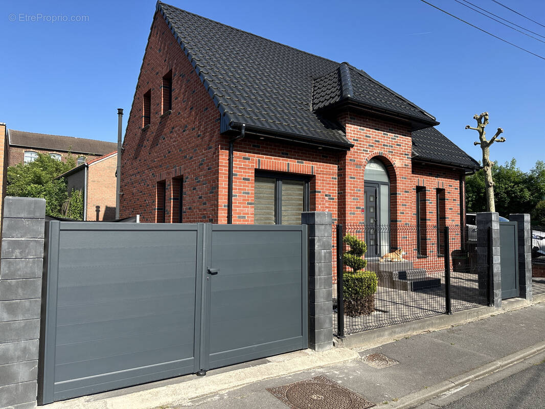 Maison à DOUCHY-LES-MINES