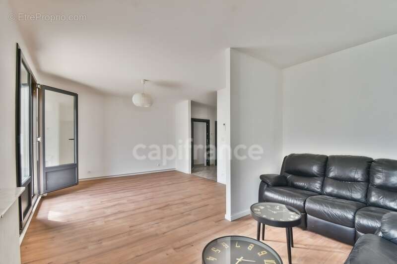 Maison à SAINTE-GENEVIEVE-DES-BOIS