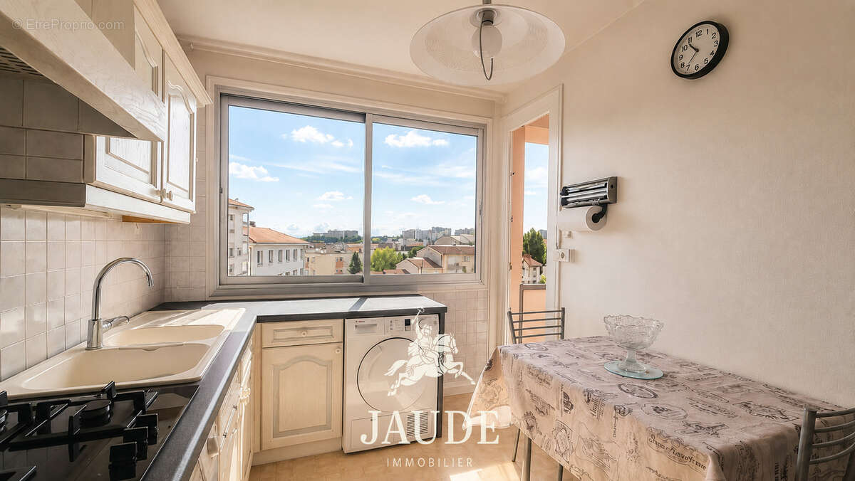 Appartement 81 m2 traversant avec 3 chambres et un garage privatif - photo 7
