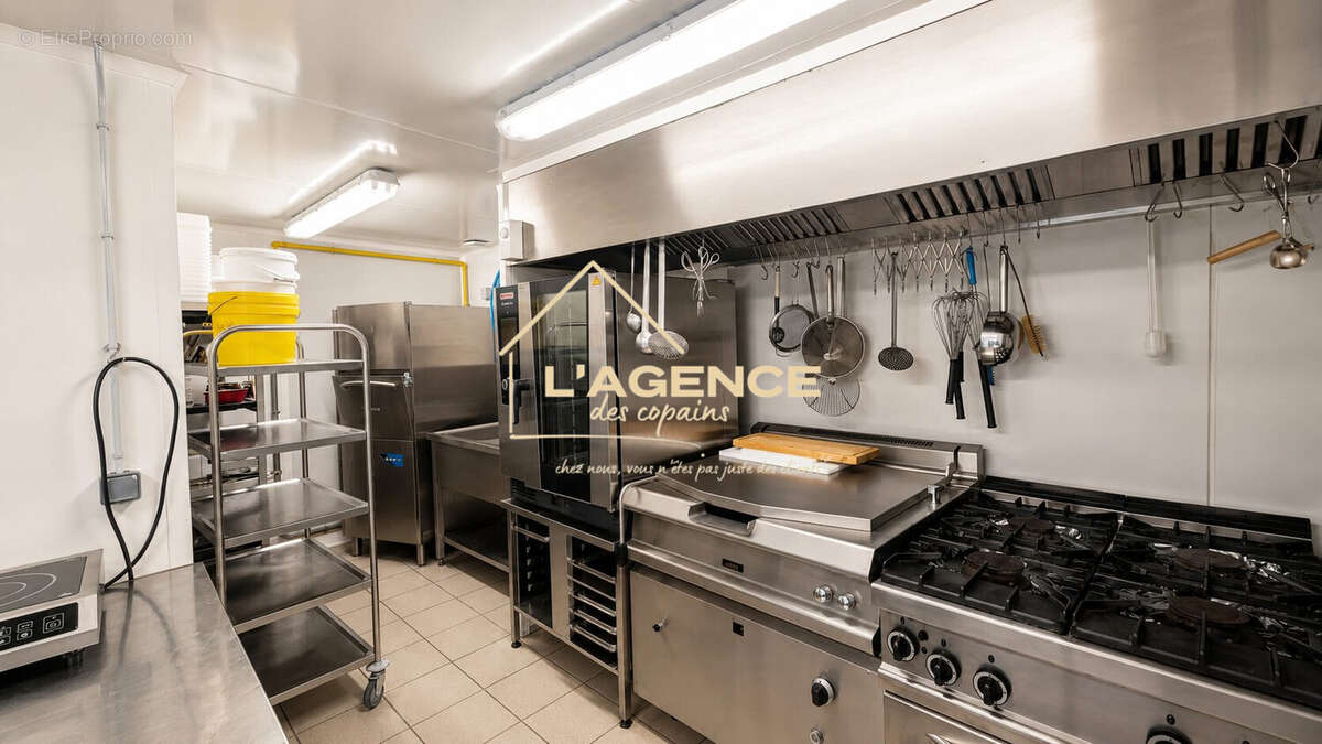 Commerce 84 m² à Vieux-Berquin  - photo 3