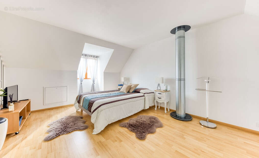 Maison à OZOIR-LA-FERRIERE