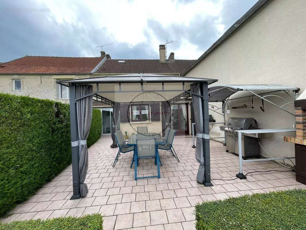 Maison à REBAIS