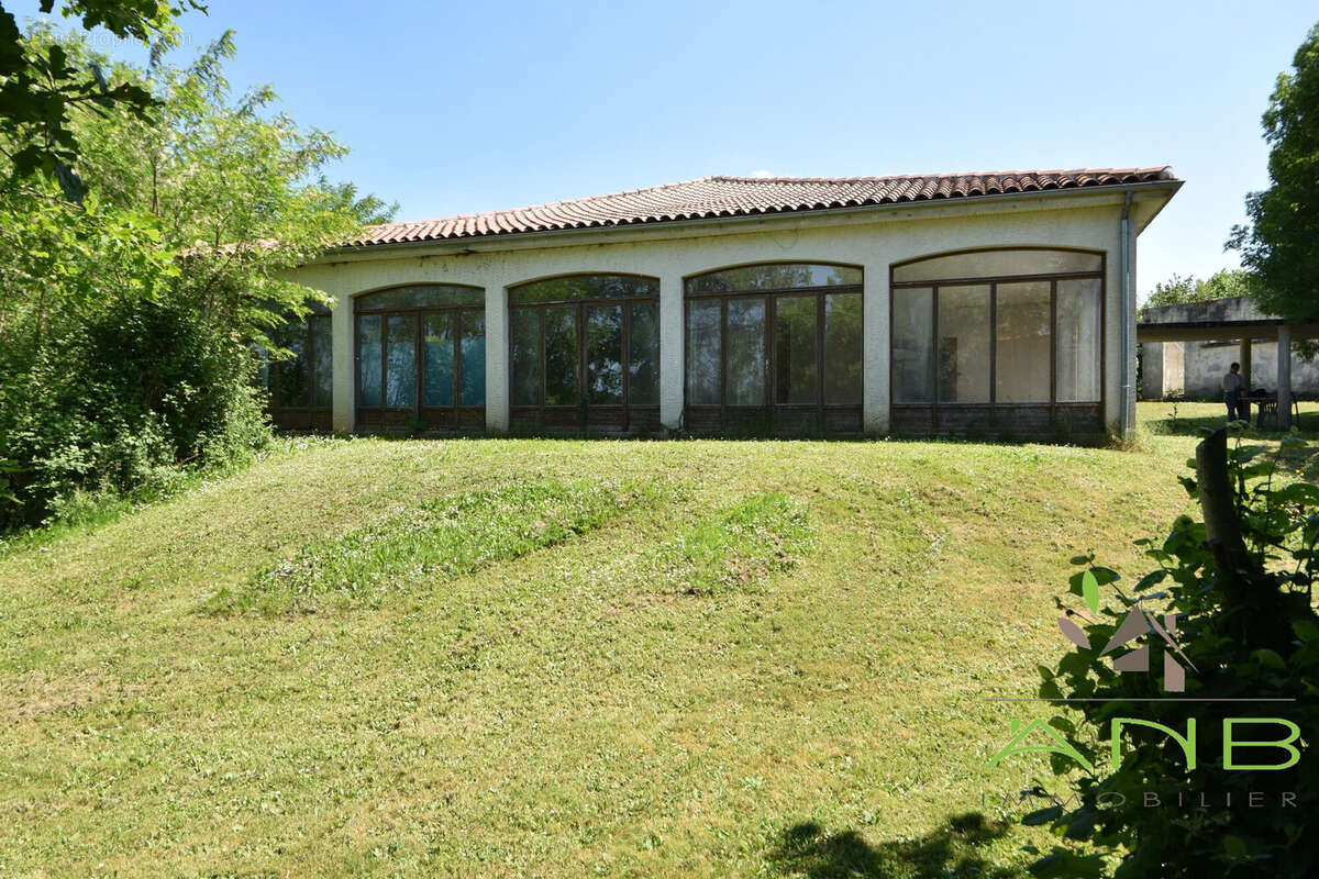 Maison à YVRAC-ET-MALLEYRAND