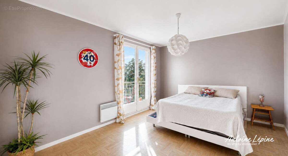 Maison 195 m² à Lachassagne  - photo 19