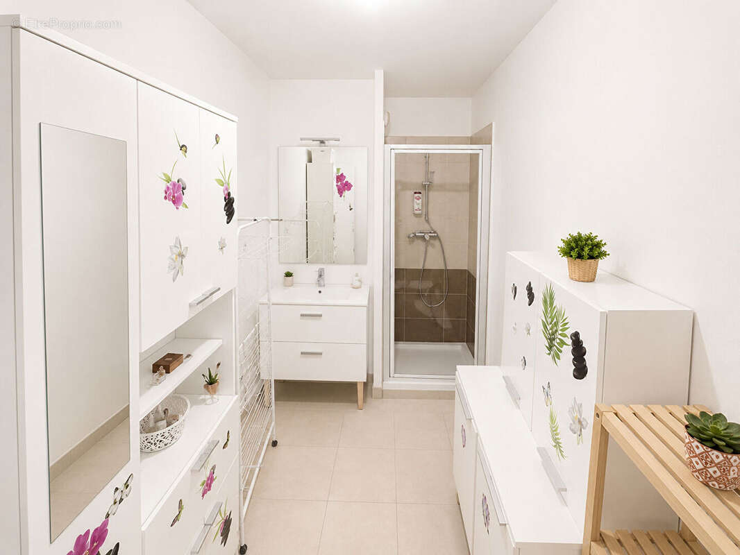 Appartement à SAINT-FONS