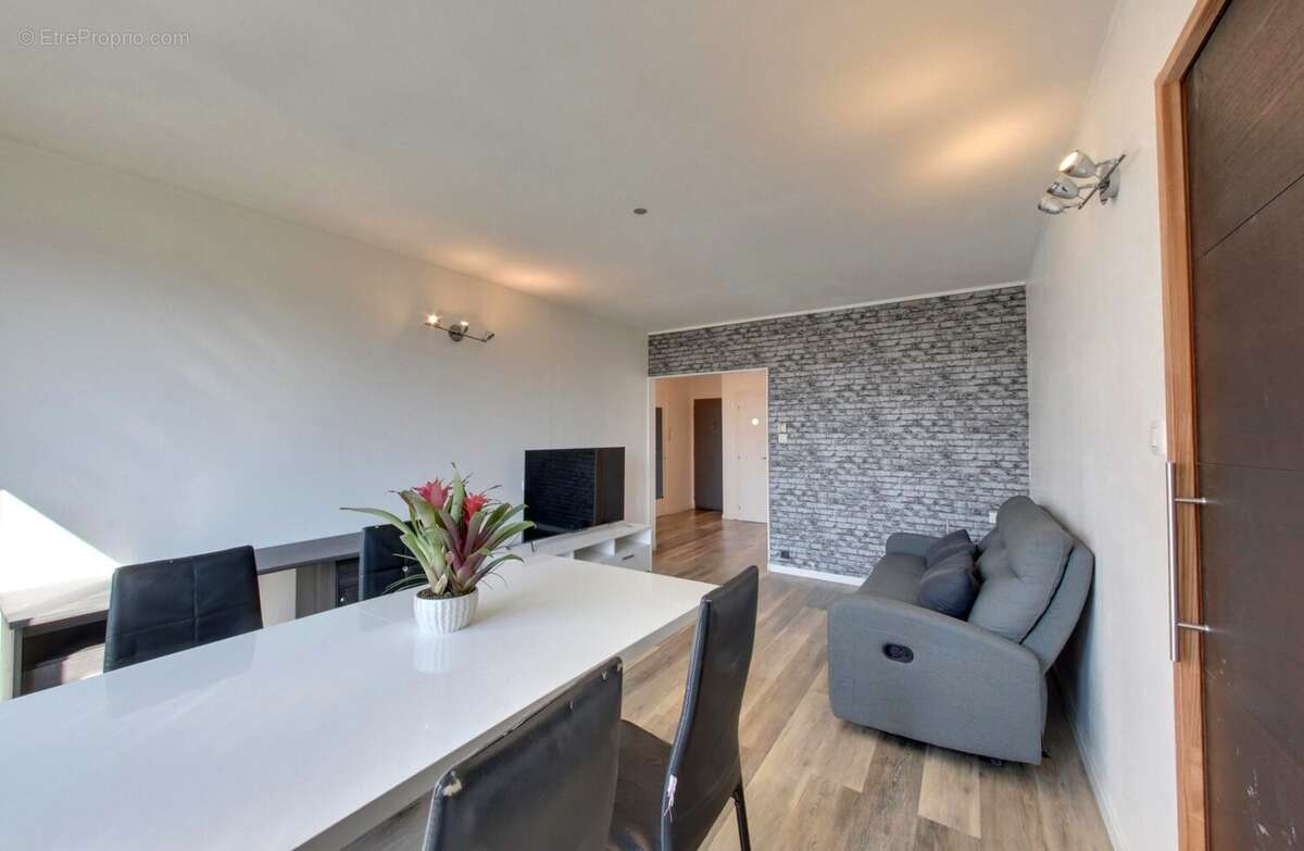 Appartement à SAINT-MARTIN-D'HERES