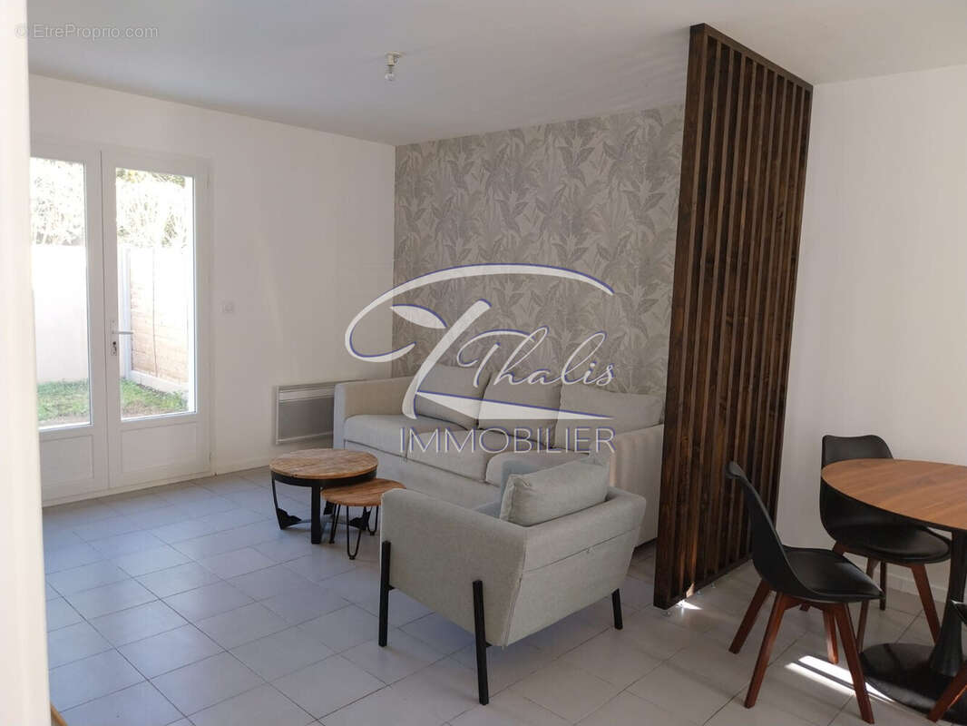 Maison à AMBARES-ET-LAGRAVE