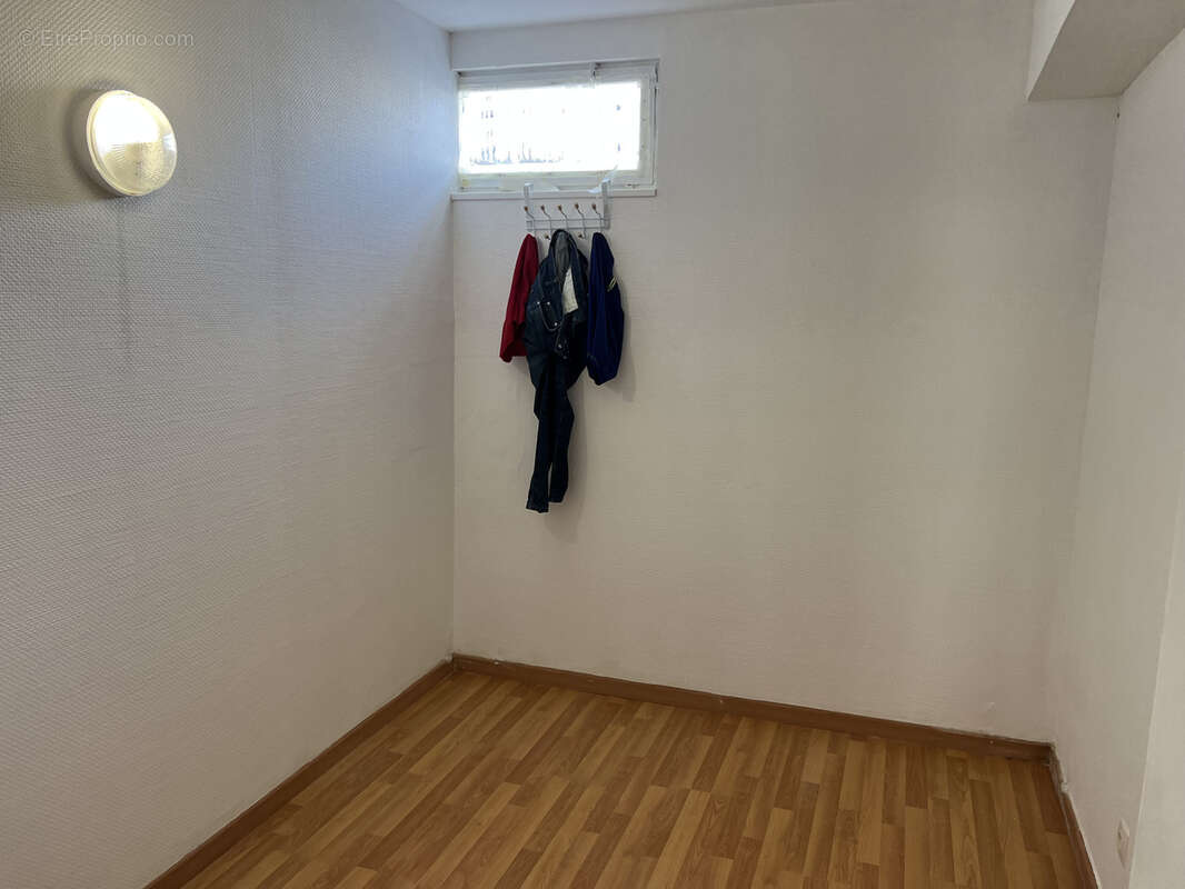 Secteur cormontreuil -  opportunite local commercial de 118m2 avec vitrine - photo 7