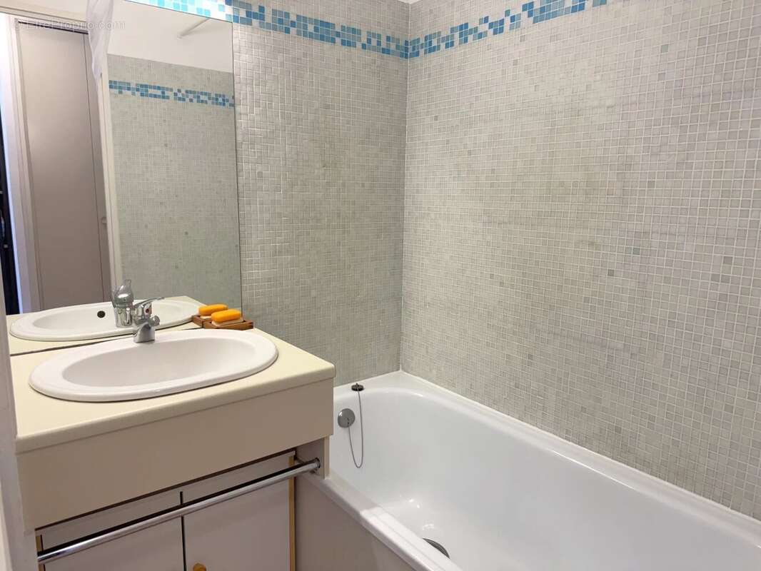 Appartement à LA LONDE-LES-MAURES