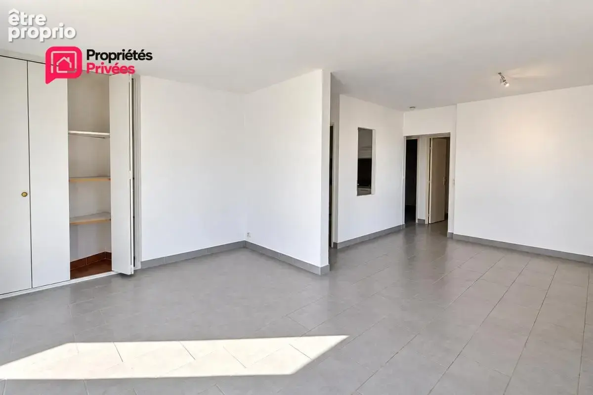 Uzès en exclusivité  studio 44,36 m²  dernier étage  plein sud parking privatif - photo 5
