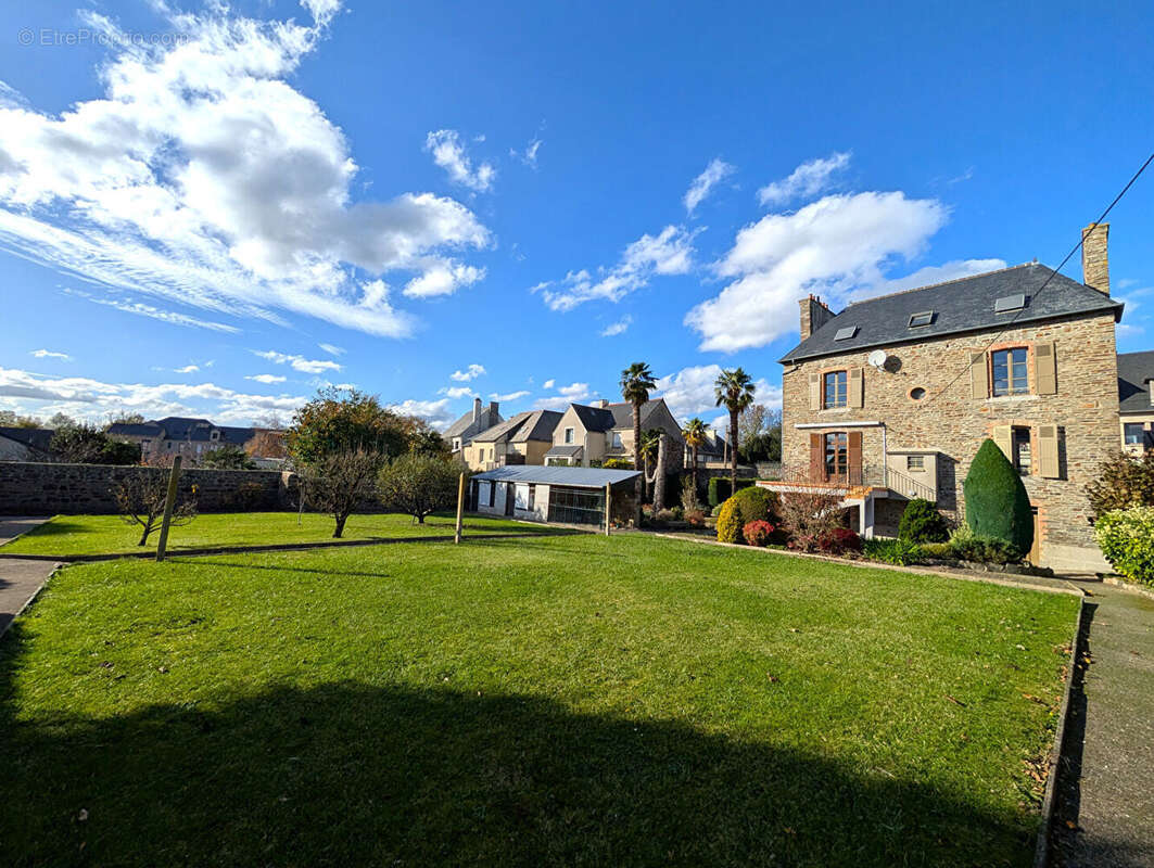 Maison à DOL-DE-BRETAGNE
