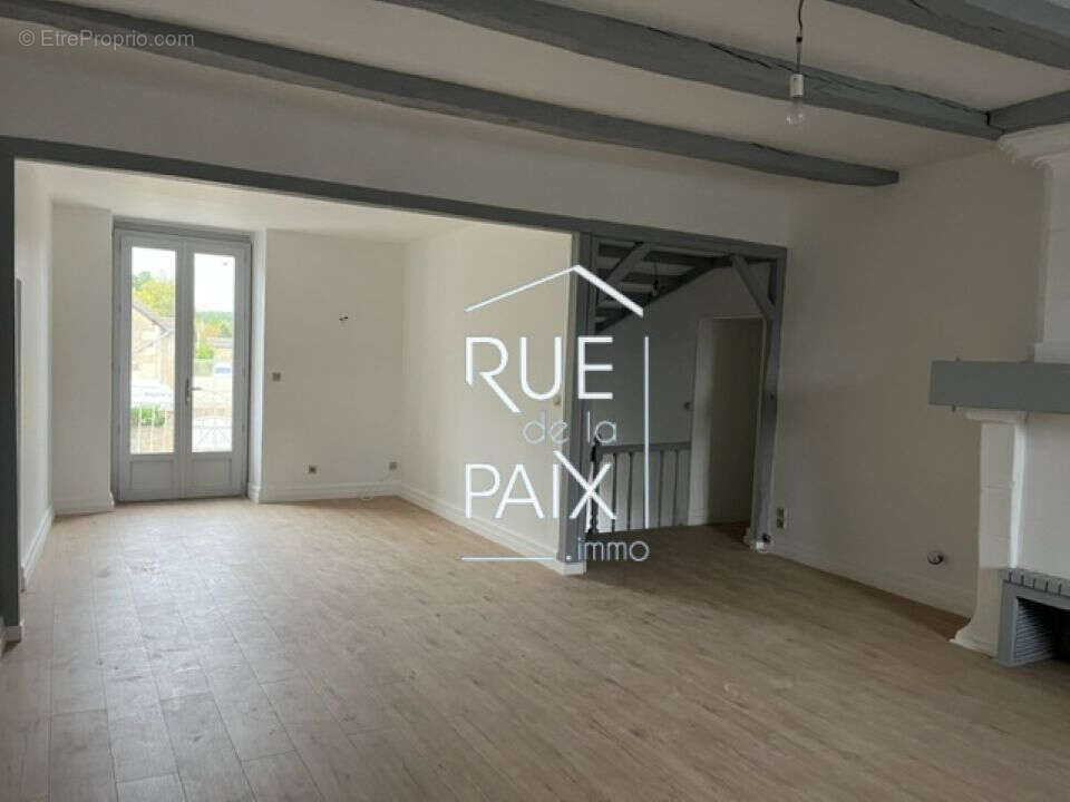 Maison à LENCLOITRE