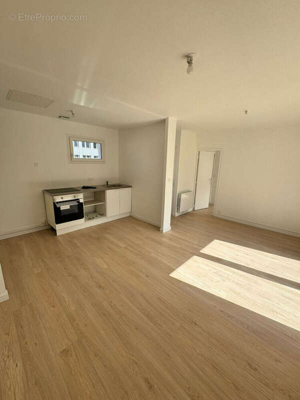 Appartement à ISNEAUVILLE