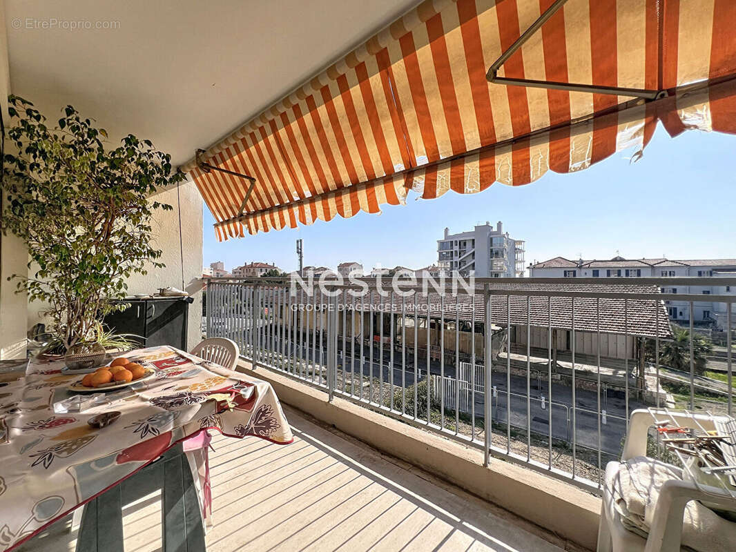 Appartement à VALLAURIS