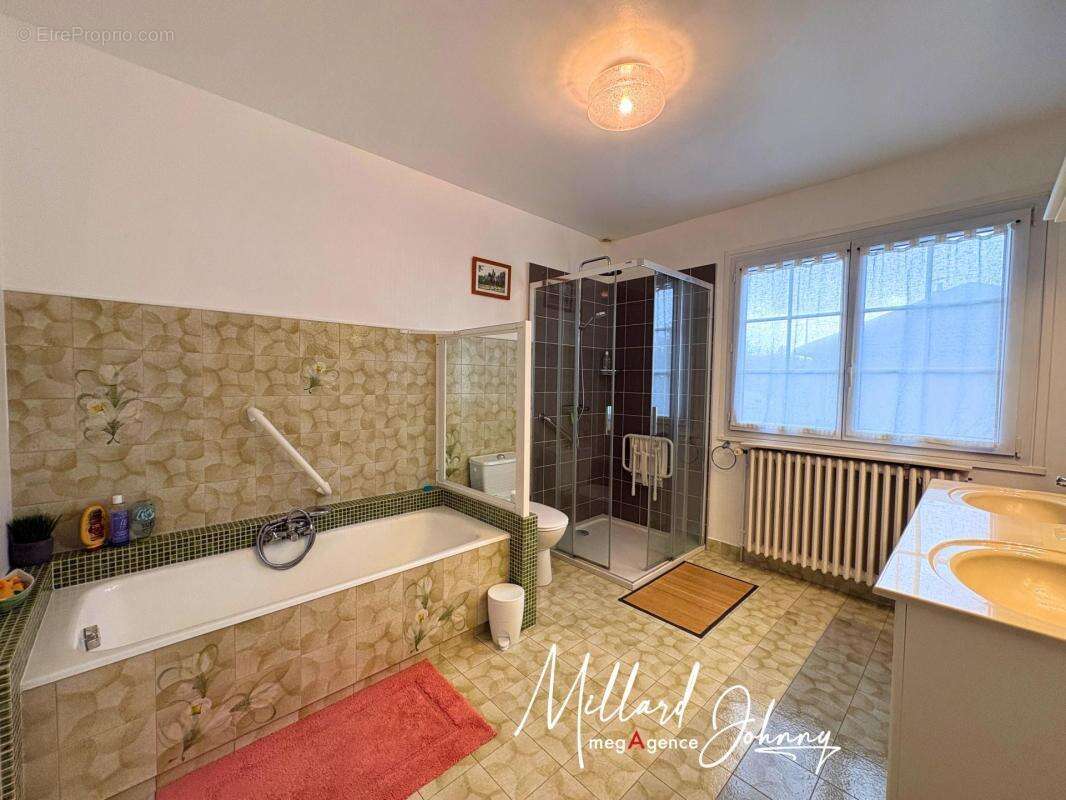 Maison à SAINT-LEGER-SUR-DHEUNE