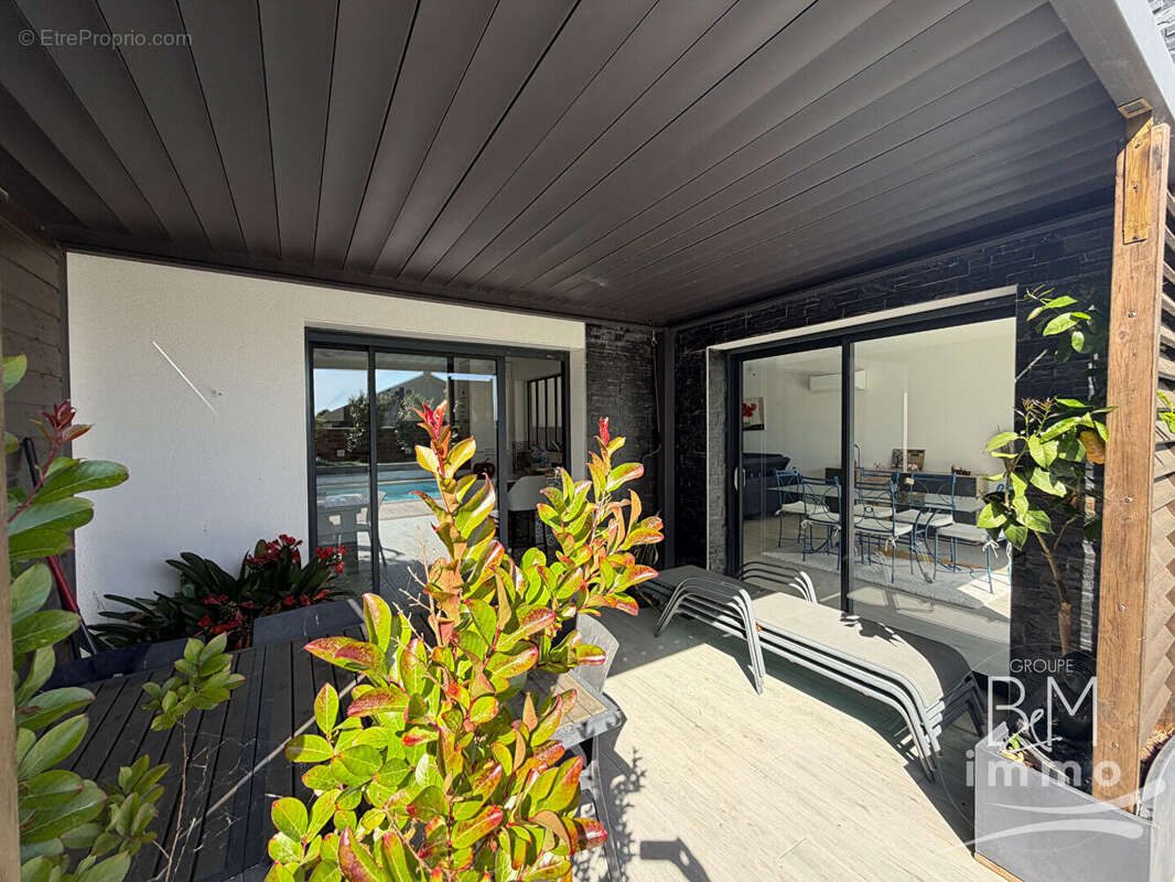 Maison à SAINT-GEOURS-DE-MAREMNE