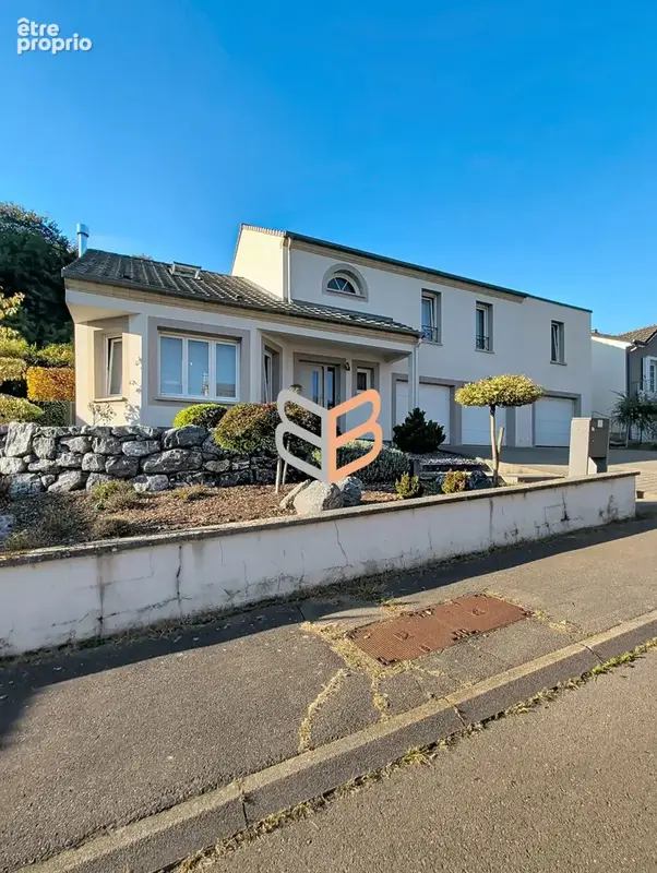 Maison à CRUSNES