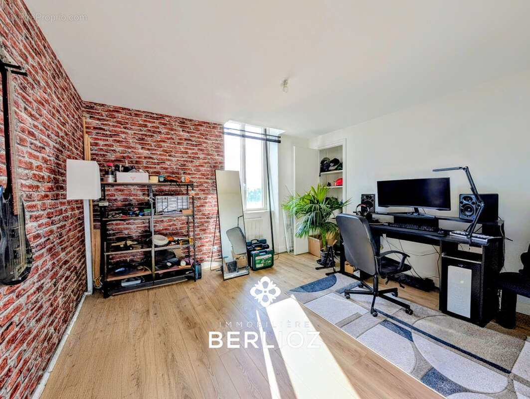 Appartement à MEYLAN