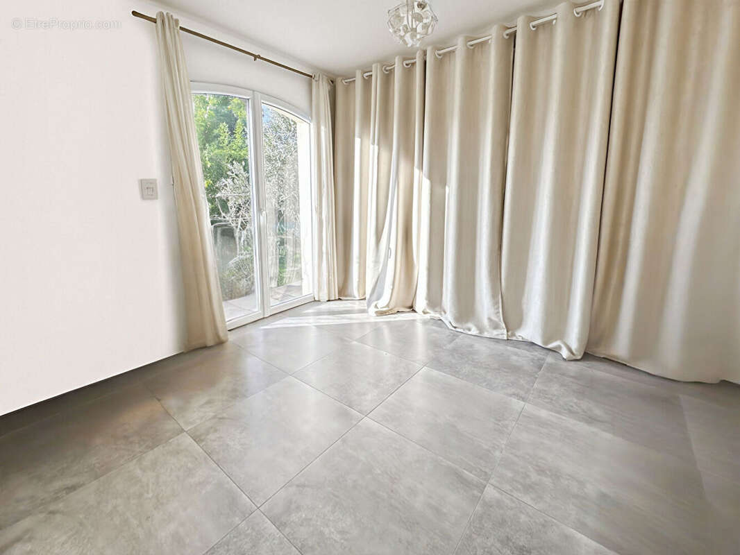 Maison à PLAN-DE-CUQUES