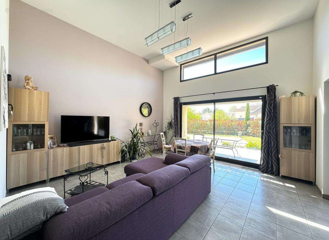 Maison à SAINT-LAURENT-DES-ARBRES