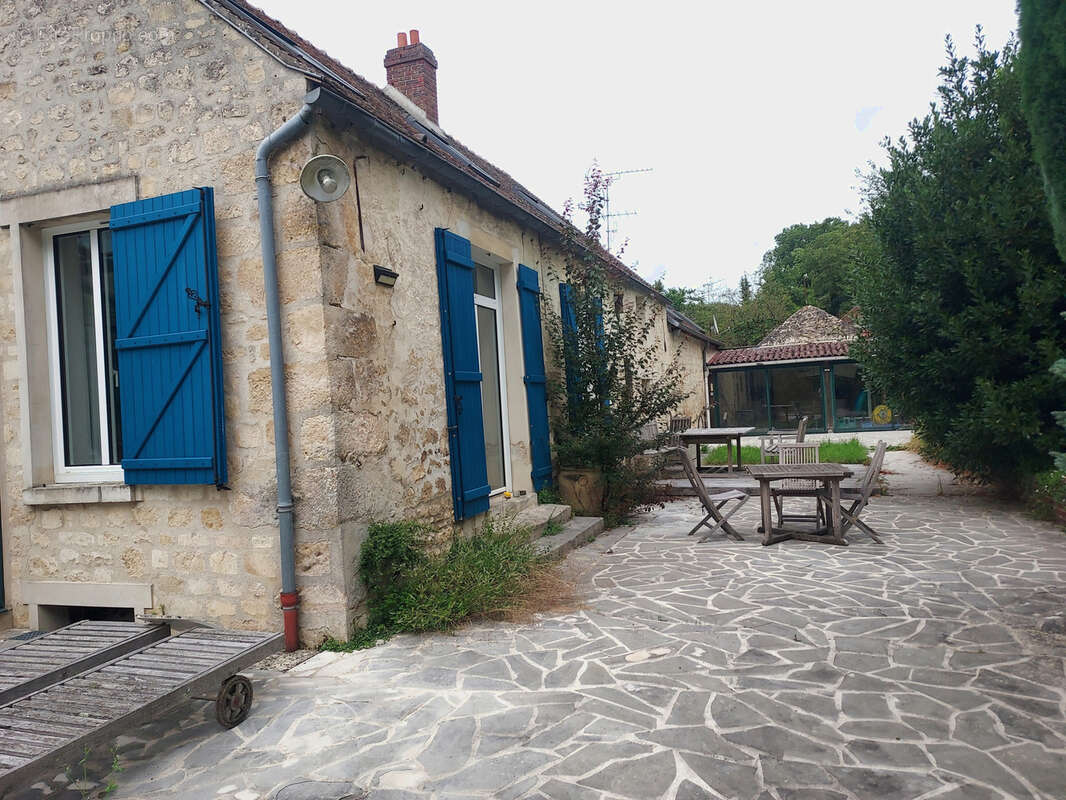 Maison à NESLES-LA-VALLEE