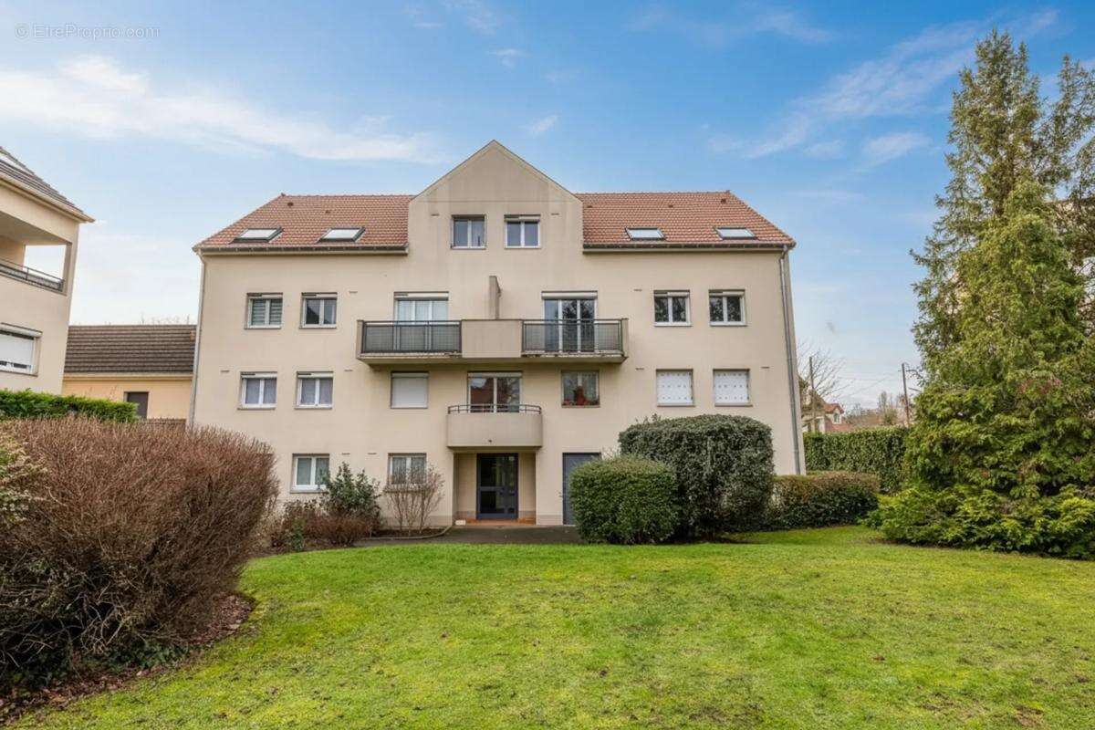 Appartement à CHILLY-MAZARIN