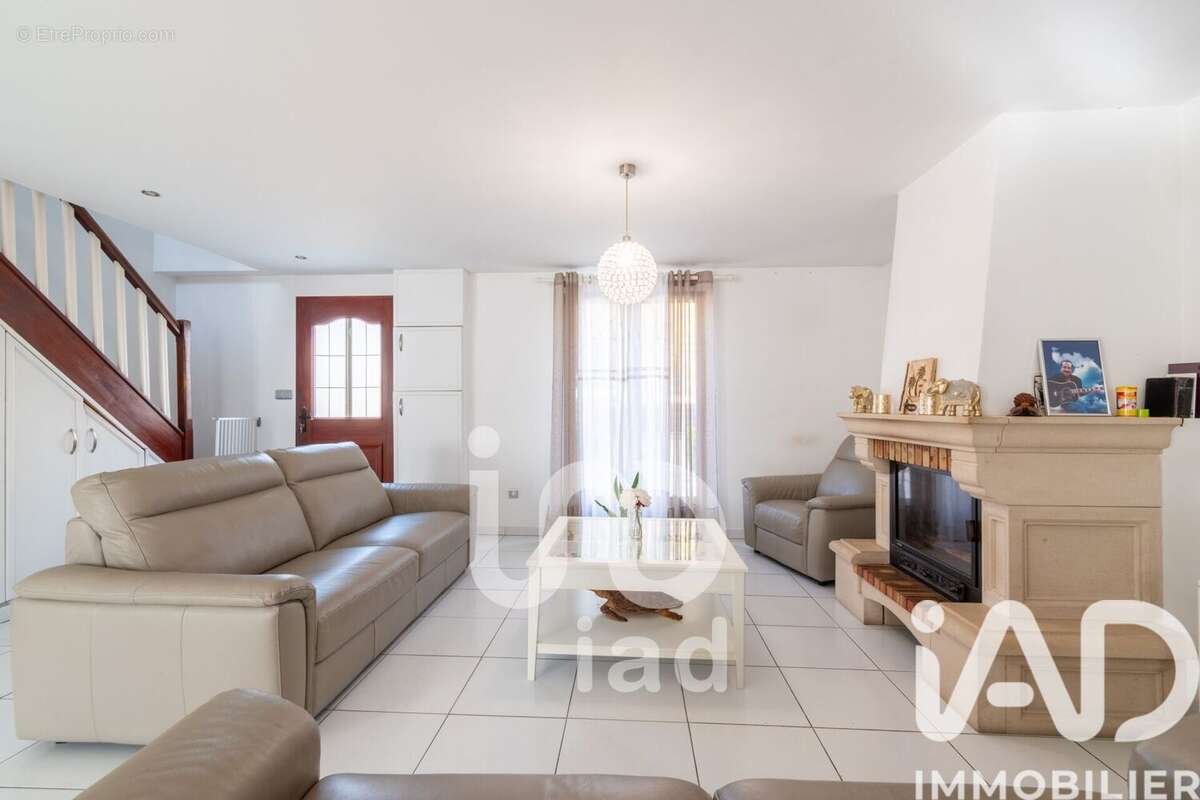 Photo 2 - Maison à LES MUREAUX