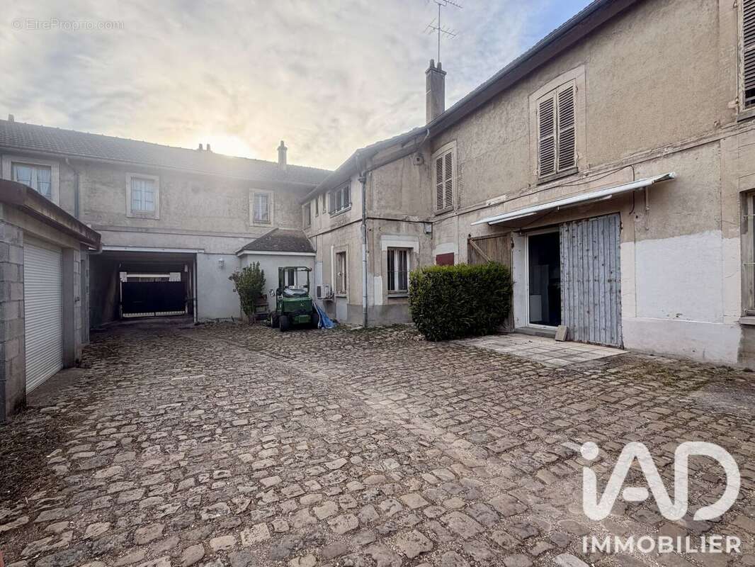 Appartement 65 m² à Sens  - photo 8