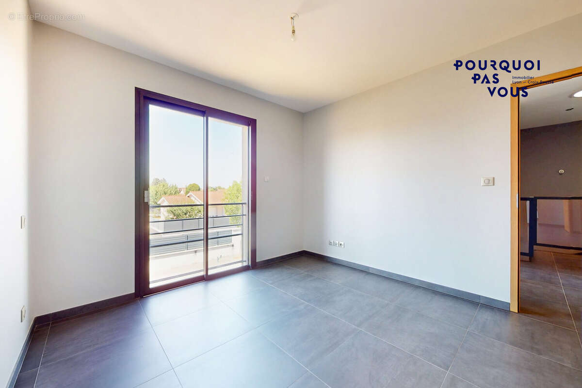 Maison 214 m² à Saint-Romain-De-Jalionas  - photo 9