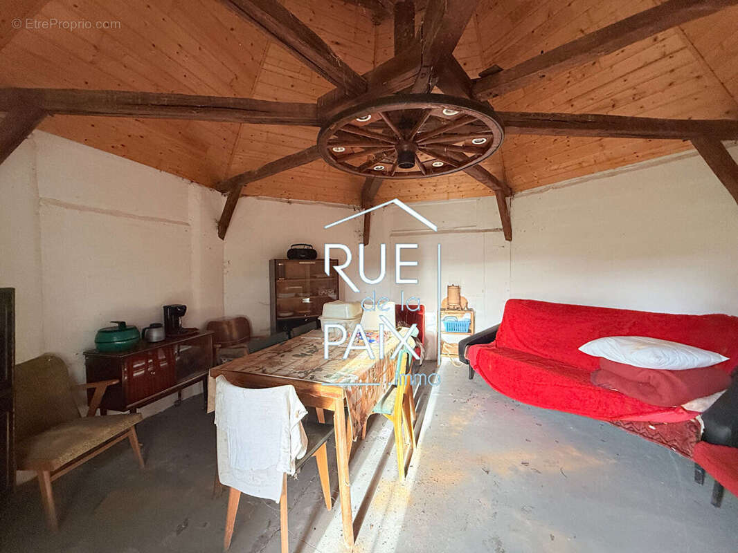 Terrain à LES TROIS-MOUTIERS