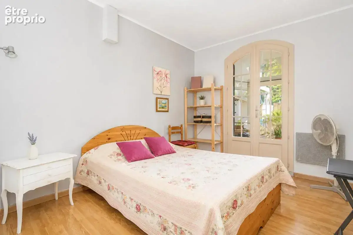 Appartement de 5 pièces de 143 m² avec belle terrasse  à Avignon - photo 9