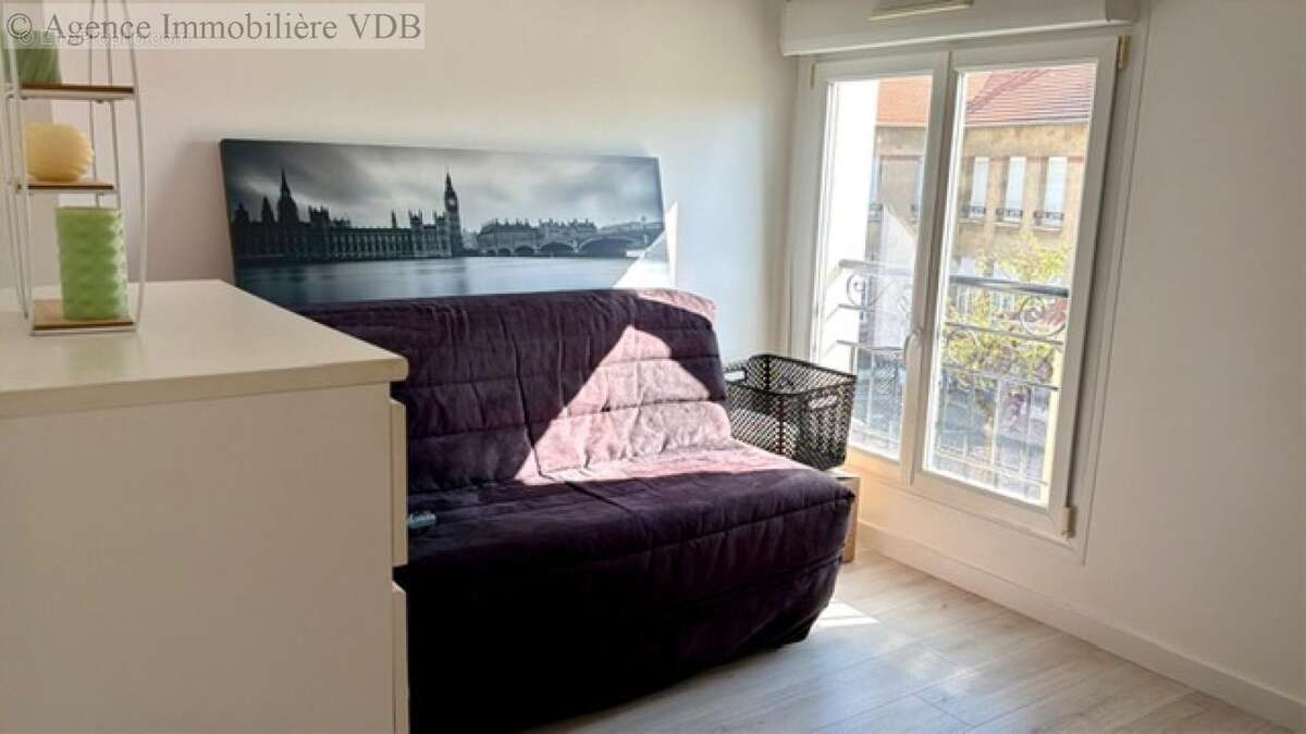 Appartement F3 récent 2ème étage - Parking privatif sécurisé - Lay-Saint-Christophe - photo 9