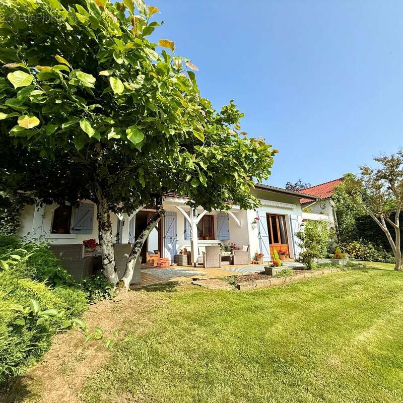 Maison à AURIONS-IDERNES