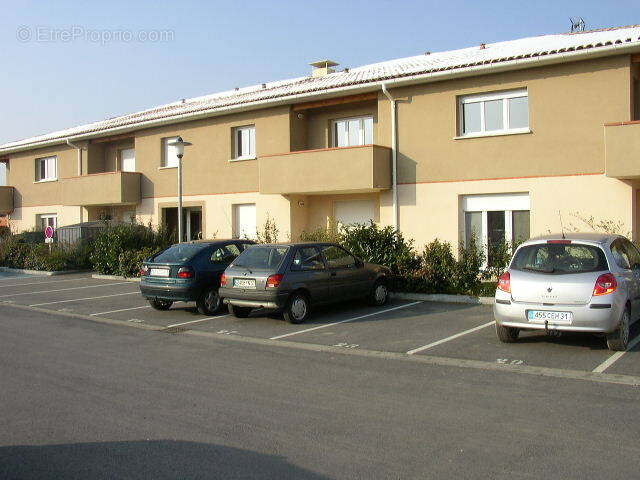 Appartement à SAINT-CLAR-DE-RIVIERE